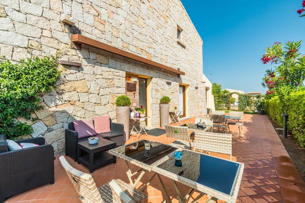 Hotel Relais Del Borgo- Domo Loiri Porto San Paolo Exterior foto