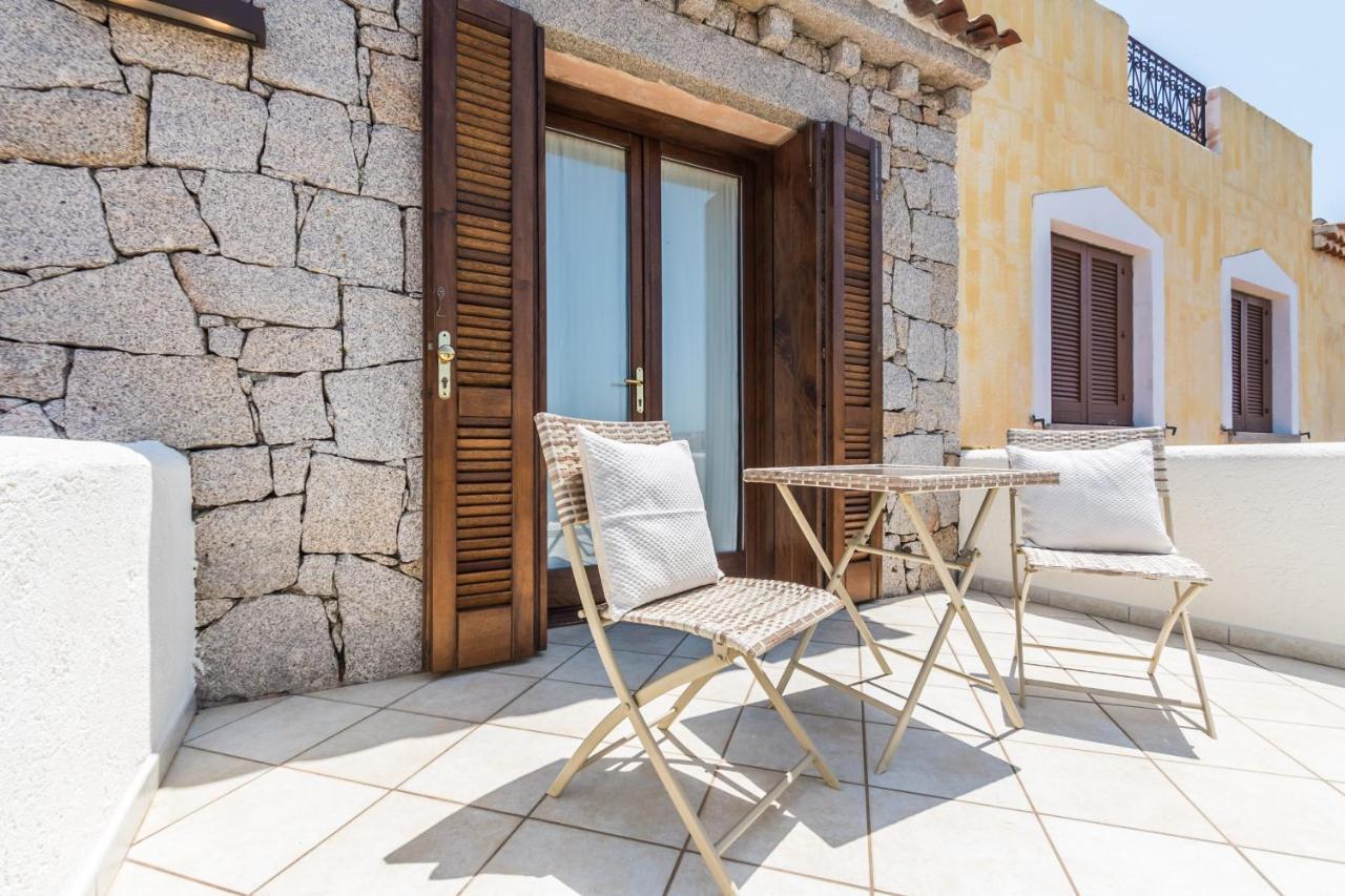 Hotel Relais Del Borgo- Domo Loiri Porto San Paolo Exterior foto