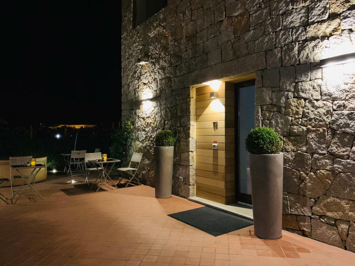 Hotel Relais Del Borgo- Domo Loiri Porto San Paolo Exterior foto