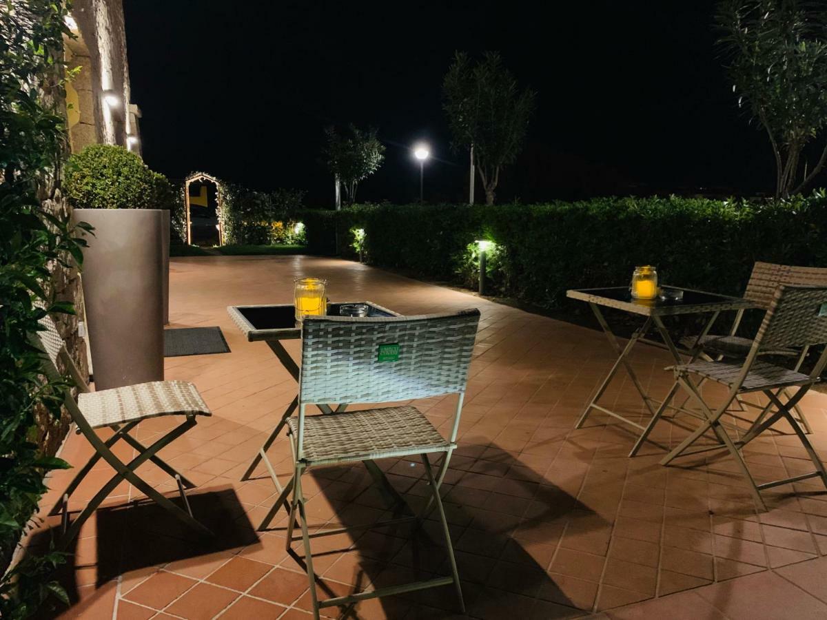 Hotel Relais Del Borgo- Domo Loiri Porto San Paolo Exterior foto