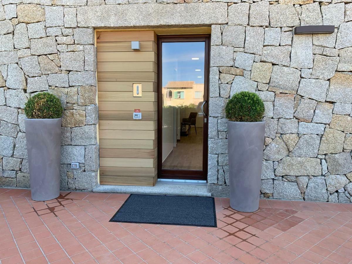 Hotel Relais Del Borgo- Domo Loiri Porto San Paolo Exterior foto